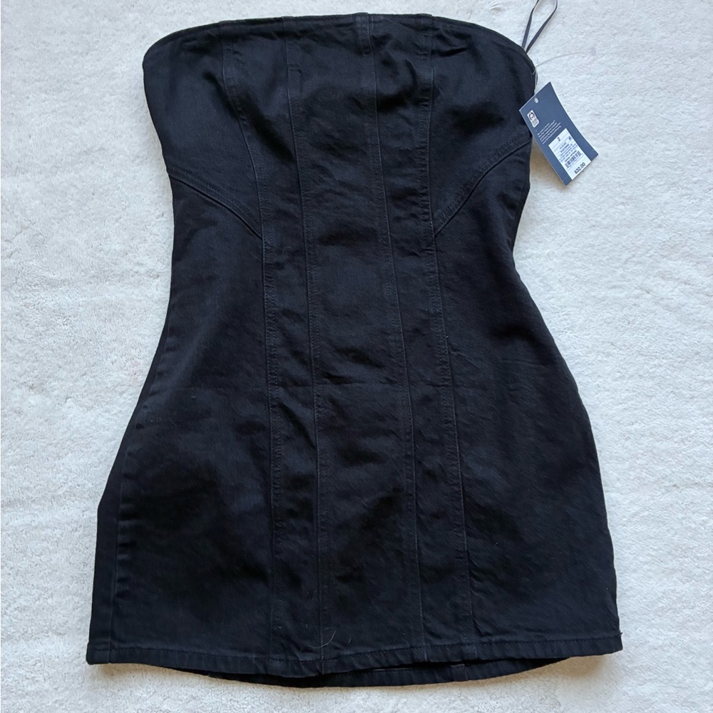 Elegant Black Strapless Dress